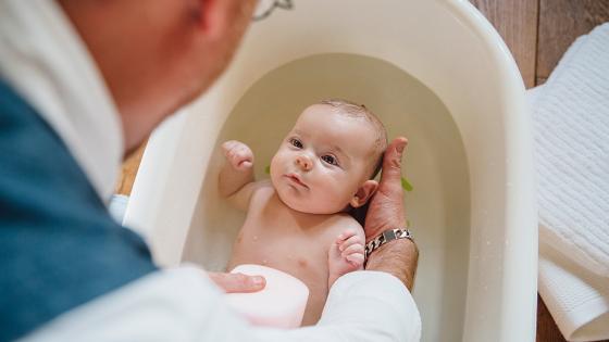 أفضل علاج طبيعي للمغص عند الرضع من عمر شهر حتى سنة